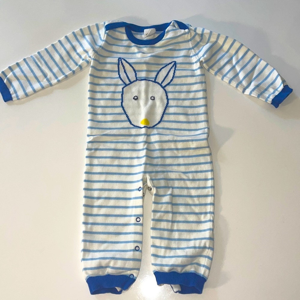EGG knit BUNNY onsie.